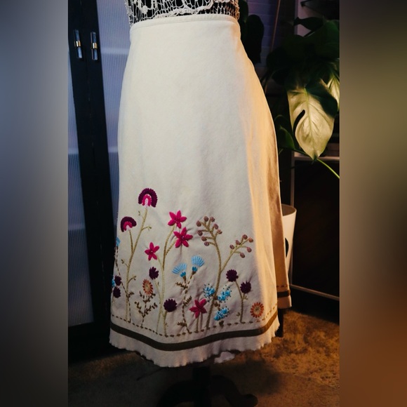 Embroidered Vintage A-line Skirt - Picture 1 of 5